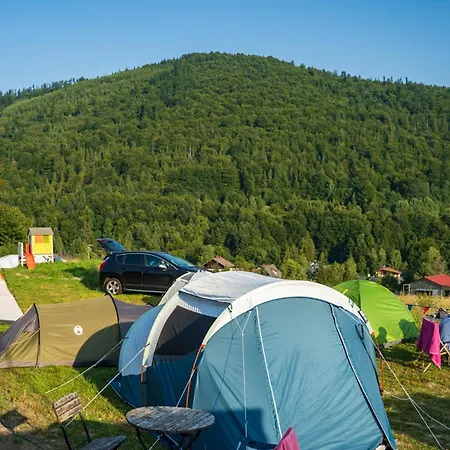 Zwalisko Camper Park - We Własnym Namiocie *