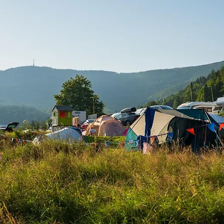 Zwalisko Camper Park - We Własnym Namiocie Kemping *