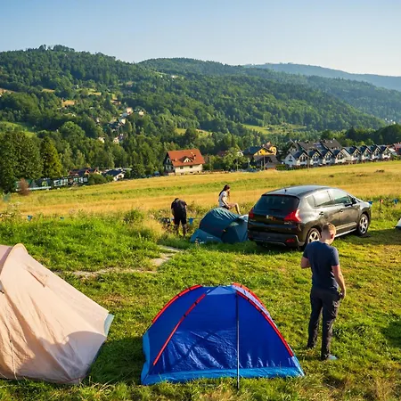 Zwalisko Camper Park - We Własnym Namiocie Kemping